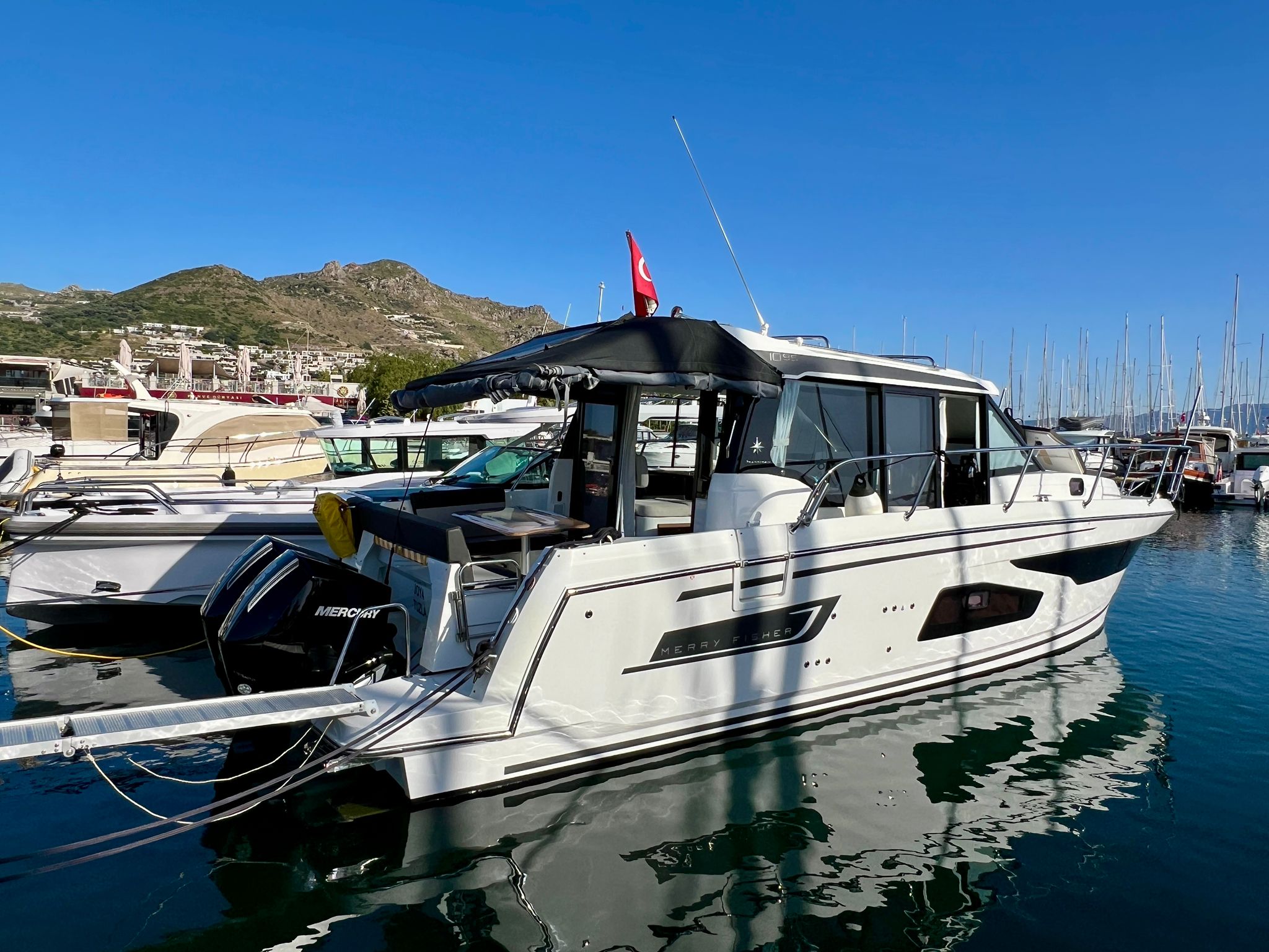 Jeanneau Merry Fisher 1095 Coupe