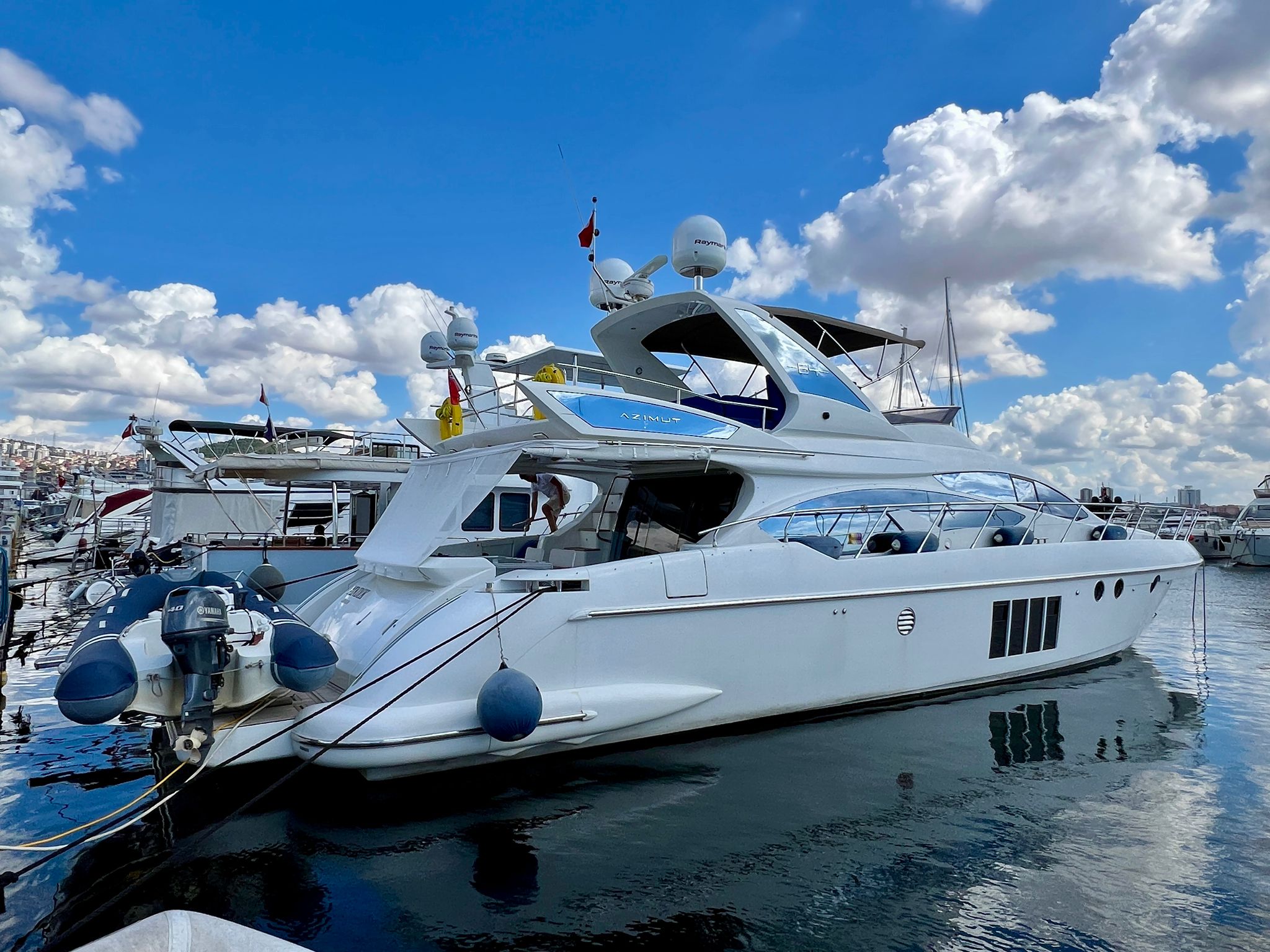 Azimut 64 FLY