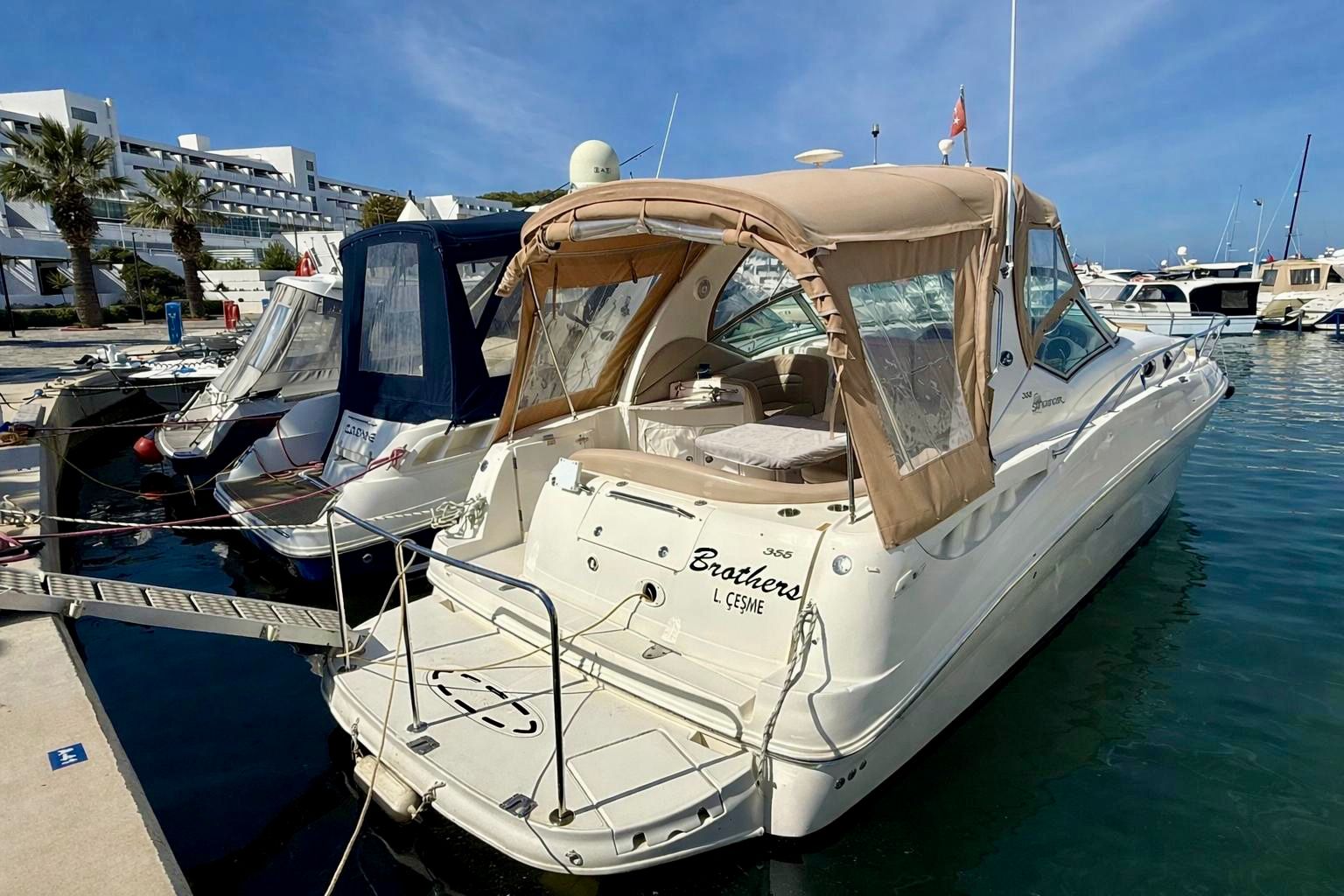 Sea Ray Sundancer 355