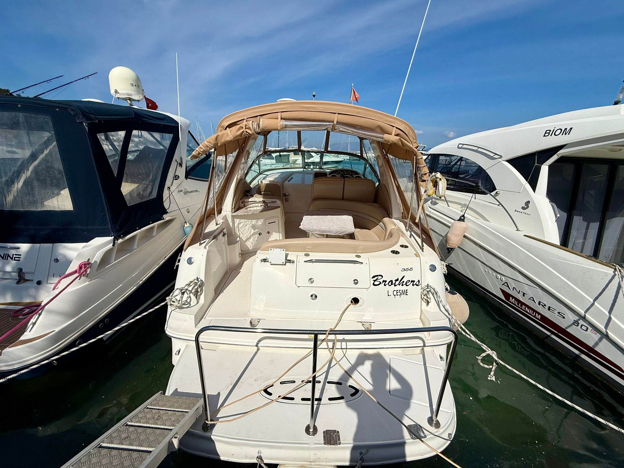 Sea Ray Sundancer 355