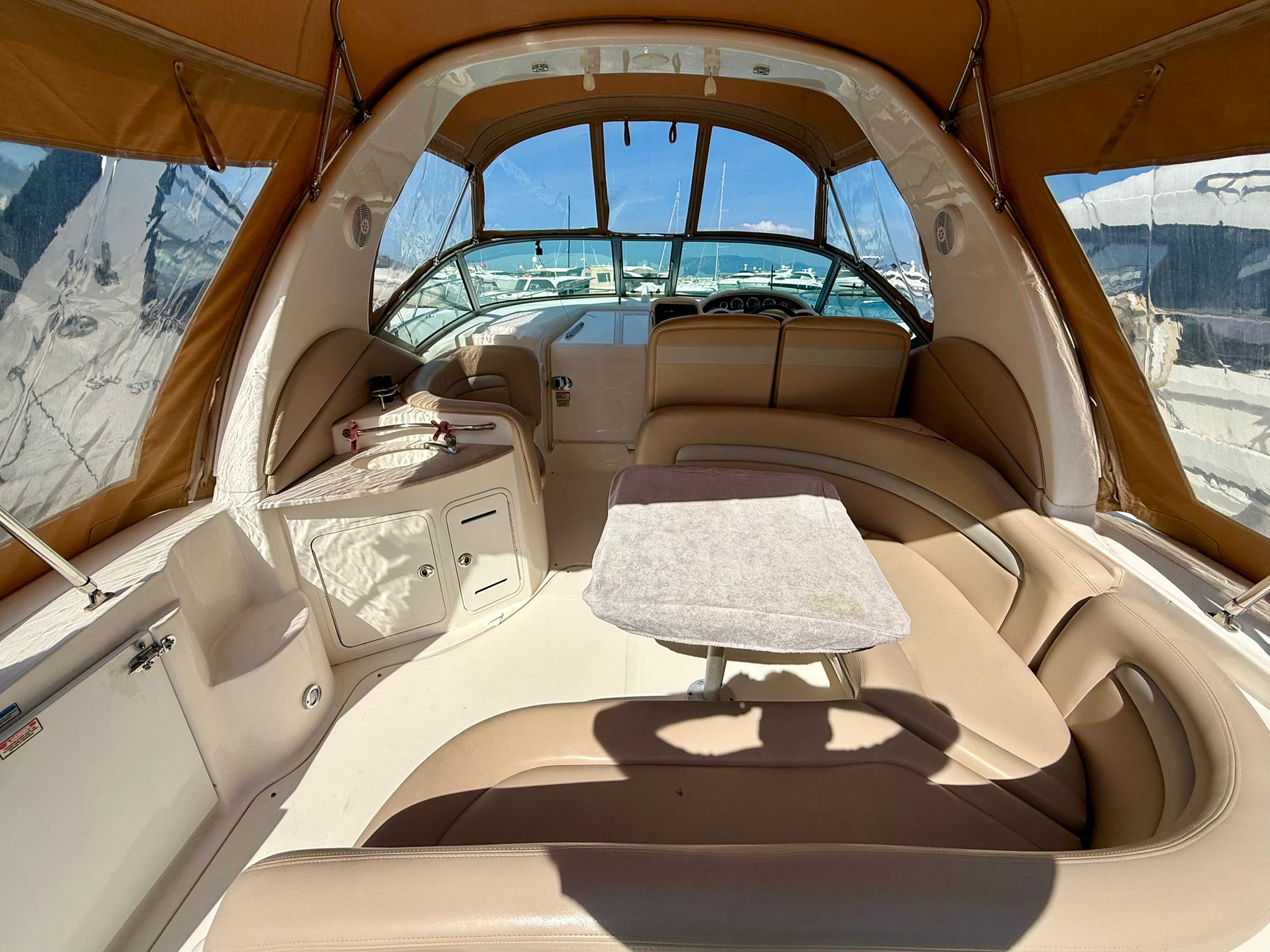 Sea Ray Sundancer 355