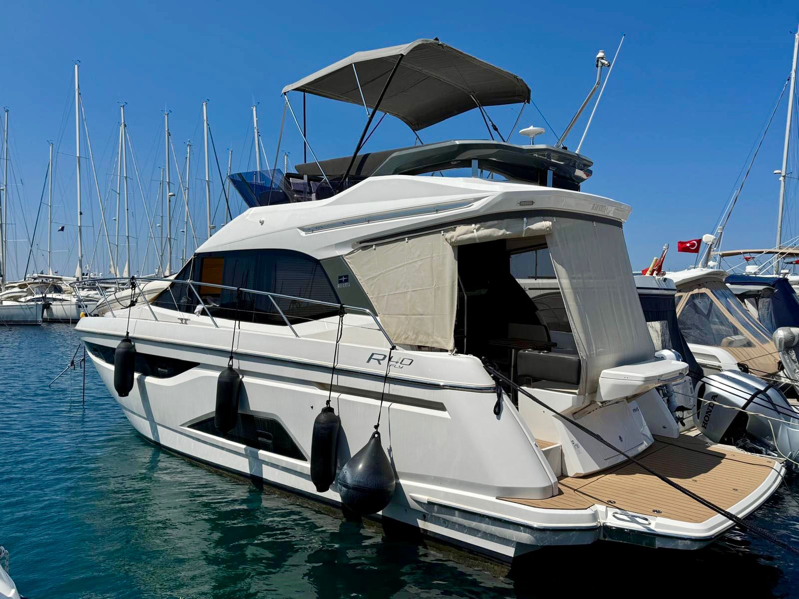 Bavaria R40 FLY